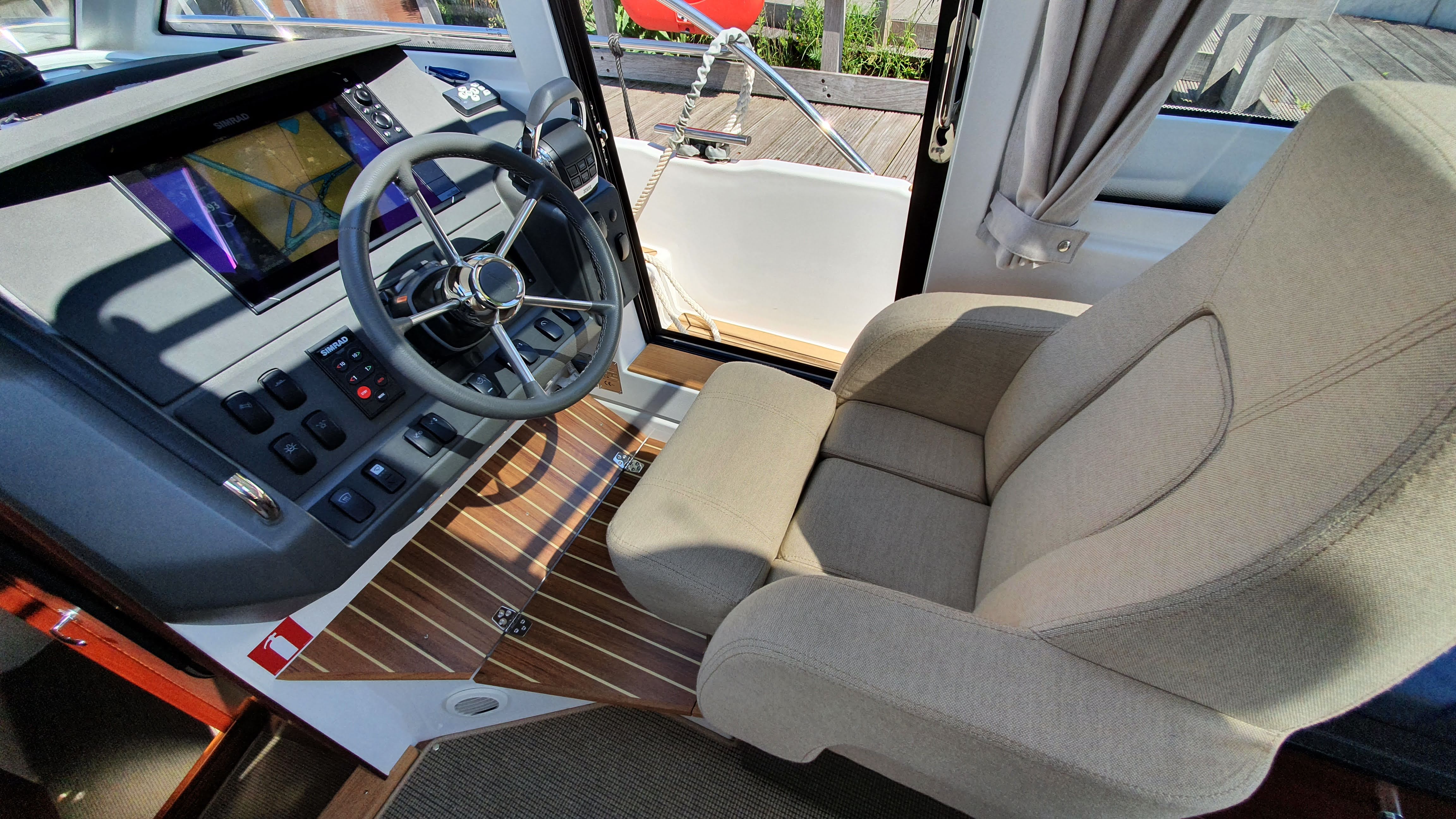 Nimbus 305 Coupé Olivia foto 3